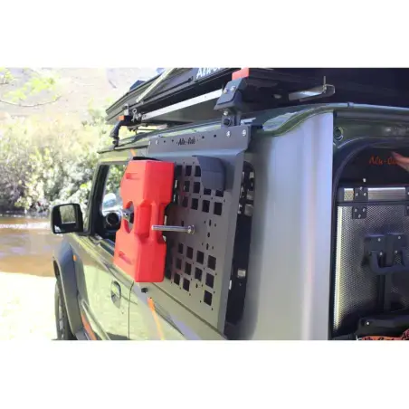 Support jerrycan sur plaque latérale Molle Alu-Cab Suzuki Jimny Alu-Cab